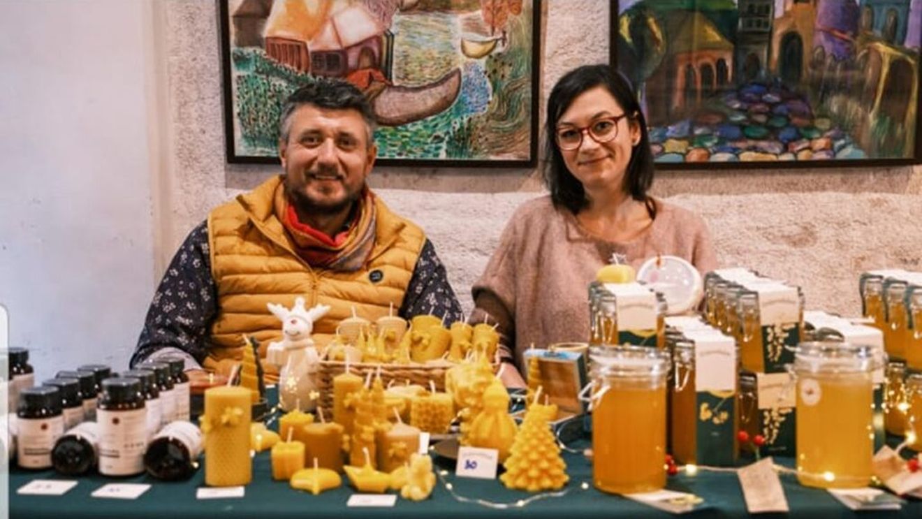 Dragoș Carp a renunțat la viața în București pentru a construi, în Dobrogea, un brand de miere cu rădăcini locale / A transformat pasiunea tatălui său într-un brand apreciat internațional: „Nu forțăm producția, nu folosim antibiotice și asigurăm distanțarea stupinelor de zonele intens cultivate tehnic”