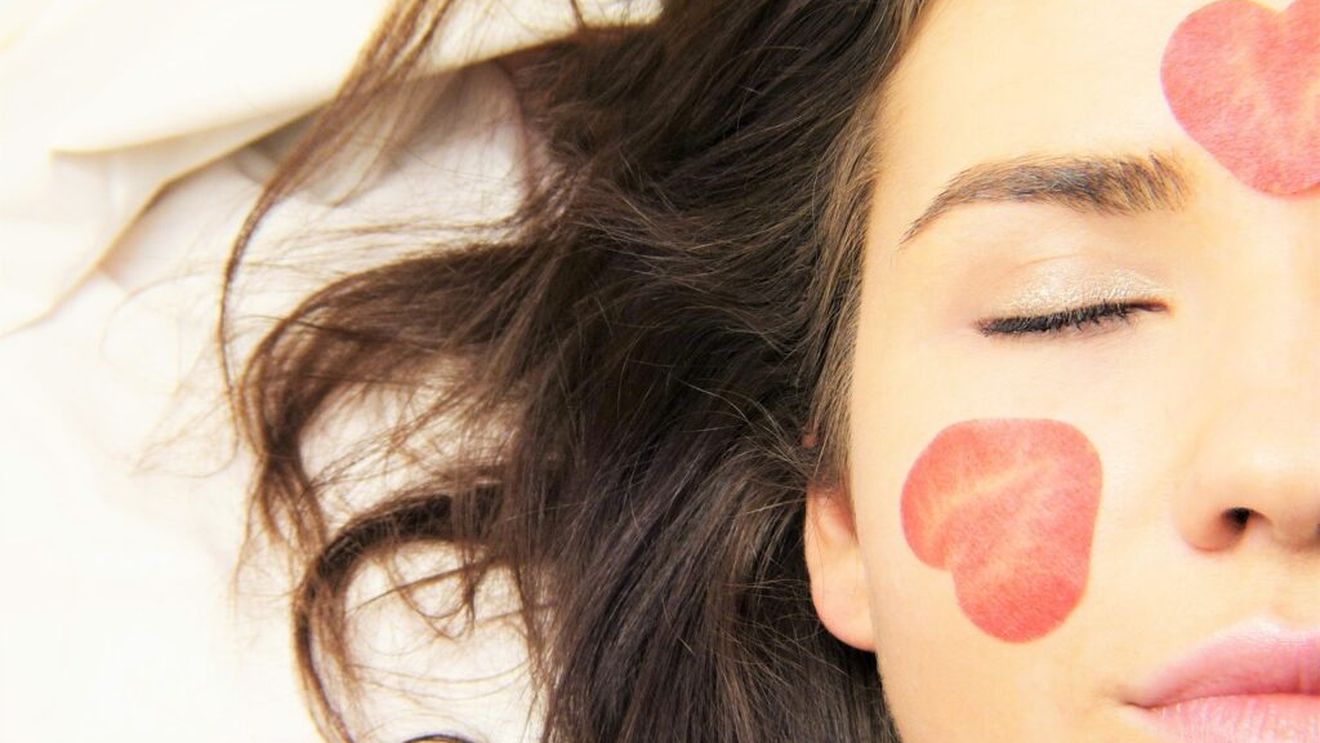 Un ten frumos și fără intervenții chirurgicale? Măști faciale cu ingrediente alimentare mai puțin uzuale, pe care ți le poți face singur acasă