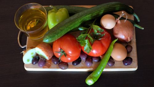 Alimente care se consumă în dieta mediteraneană, declarată cea mai sănătoasă și cea mai permisivă/De la hummus la sfeclă și caracatiță, pește, fructe de mare și legume/Este acceptat chiar și un pahar de vin roșu