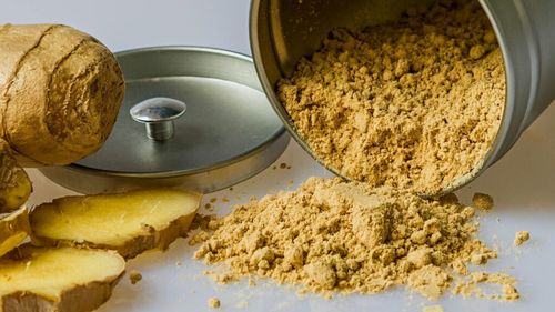 Cel mai bun condiment pentru a scădea nivelul zahărului din sânge / Nu atât de cunoscut precum scorțioșoara, ghimbirul este recomandat de nutriționiști pentru capacitatea sa de a reduce glicemia și colesterolul