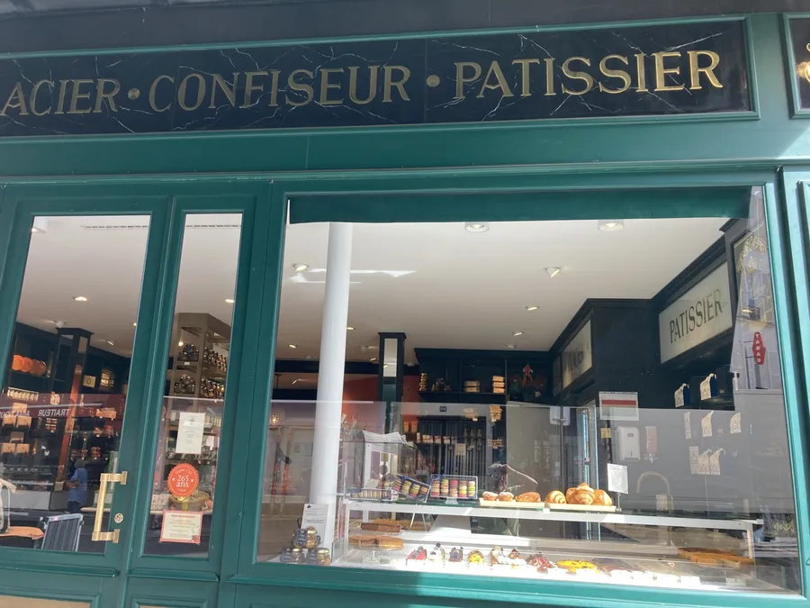 brutării-Paris-patiserie-veche