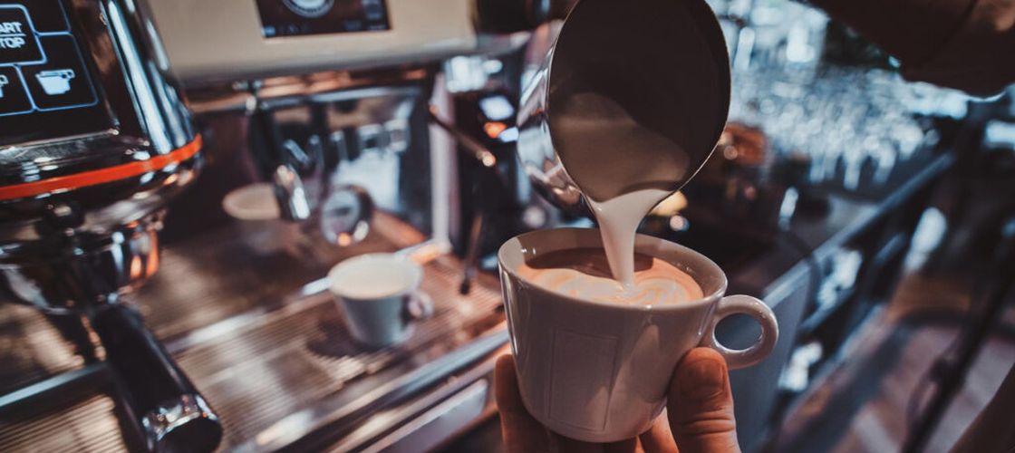 Micul dejun s-ar putea scumpi / Noile reguli UE pentru pesticide ar lovi cafeaua, citricele și strugurii