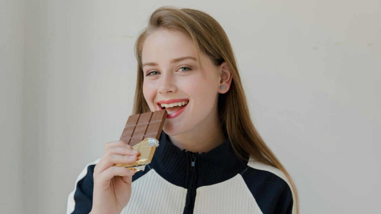 Cercetătorii elvețieni au creat ciocolată cu mai puține calorii și cu mai puține deșeuri rezultate / Zahărul, înlocuit cu un gel obținut din pulpă și coajă din fructul de cacao