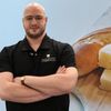 Mituri despre alimentele care afectează dinții / Stomatologul Fadi Cherry: „Pâinea și biscuiții fac la fel de rău ca și zahărul, iar brânza și lactatele au efect protector”