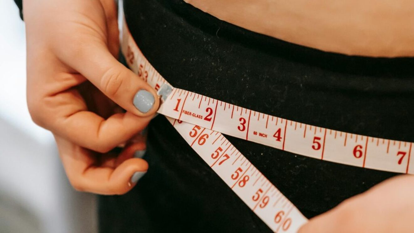 Grăsimea abdominală poate să dispară într-o lună? Încearcă acest plan de 30 de zile și s-ar putea să reușești/Presupune adoptarea unei diete sănătoase, exerciții regulate și obiceiuri de viață inteligente