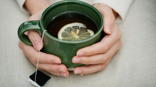Ingredientul numărul 1 pe care trebuie să îl adăugi în ceai. Îl avem cu toții în bucătărie, iar specialiștii spun că acesta stimulează absorbția de antioxidanți