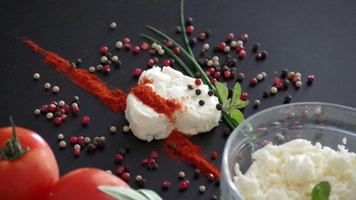 Trei beneficii nutriționale importante ale brânzei cottage/ Iată ce sfaturi îți dau nutriționiștii pentru a o integra în dietă