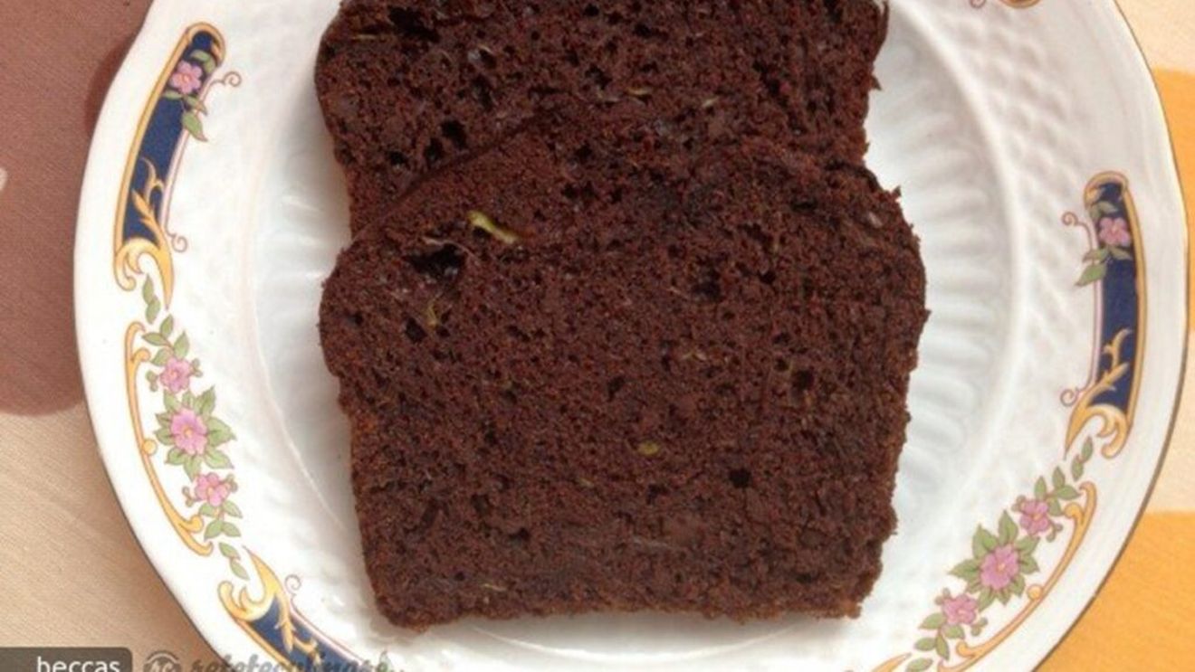 Desertul de duminică: Chec cu dovlecei și cacao, rețetă ca la mama acasă