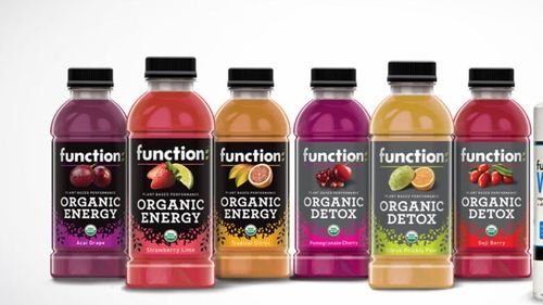 Ce sunt „băuturile funcționale”, beneficii și tendințe pe piață/ Ingredientele lor cheie sunt vitamine sau superalimente precum curcuma, ghimbirul, semințele de chia și açai/ ANALIZĂ