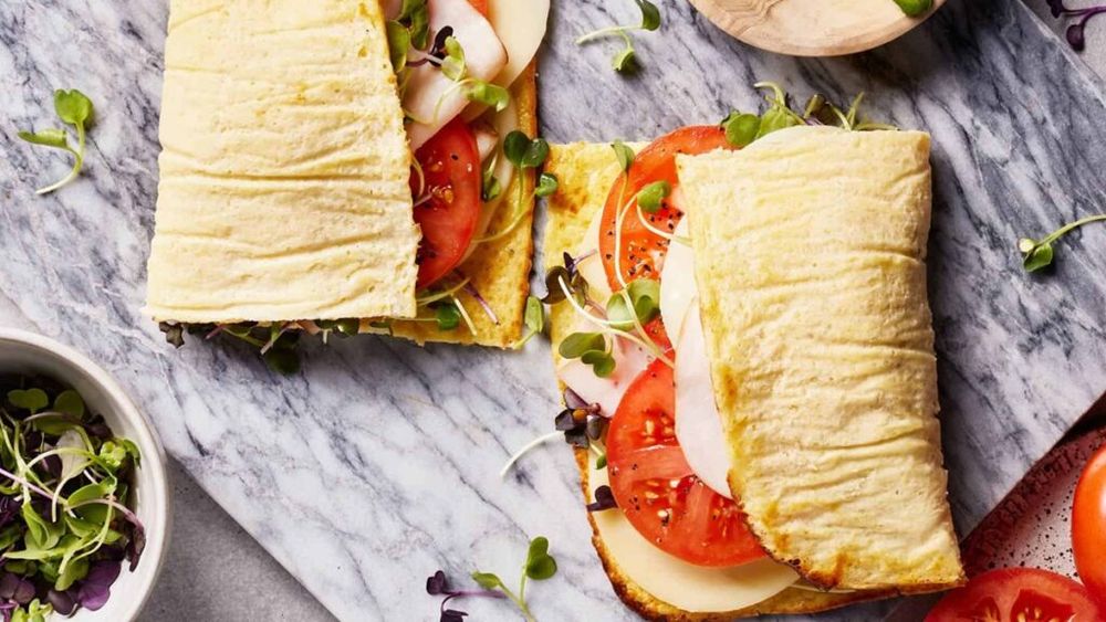 Rețeta de lipie cu brânză cottage cucerește internetul / Două ingrediente, zero gluten, fără făină, bogată în proteine și gata în 30 de minute