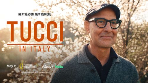 De la „Diavolul se îmbracă de la Prada 2” la „Tucci in Italy” sezonul 2. Cum a transformat actorul Stanley Tucci mâncarea într-o poveste despre memorie, boală și identitate. „Creativitatea culinară poate fi o formă perfectă de artă”, scrie el în cartea autobiografică, „Gust”