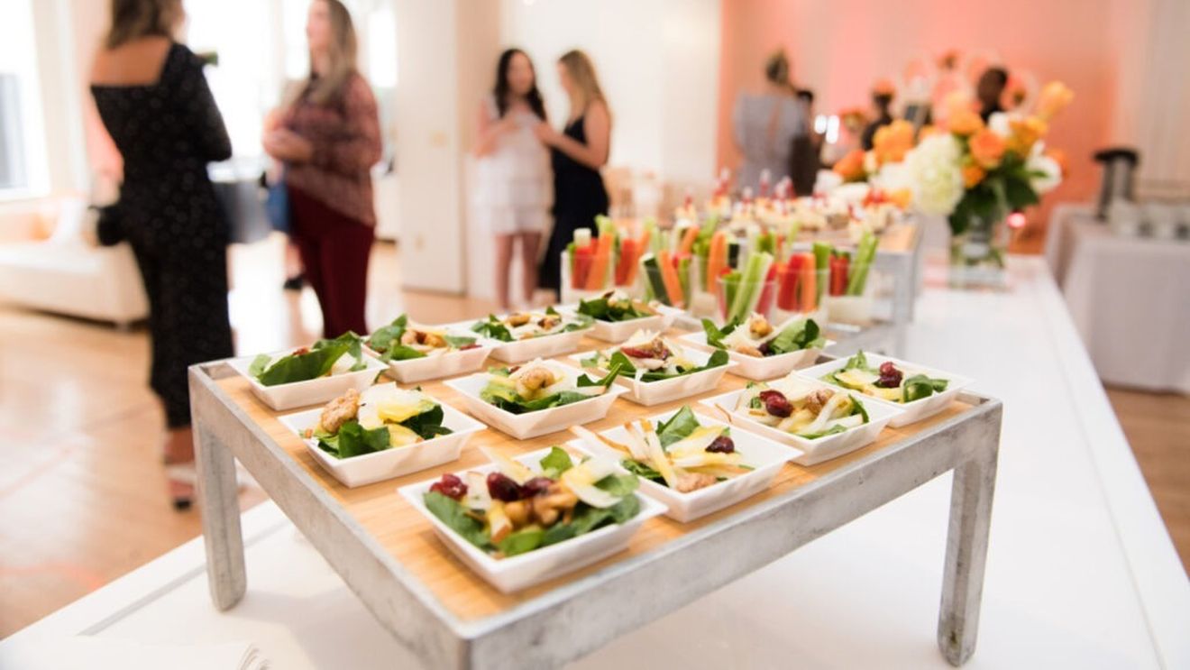 Consumatorii europeni aleg răsfățul alimentar în ciuda presiunilor economice / Un nou raport arată cum europenii caută bucurii culinare pentru a face față provocărilor cotidiene