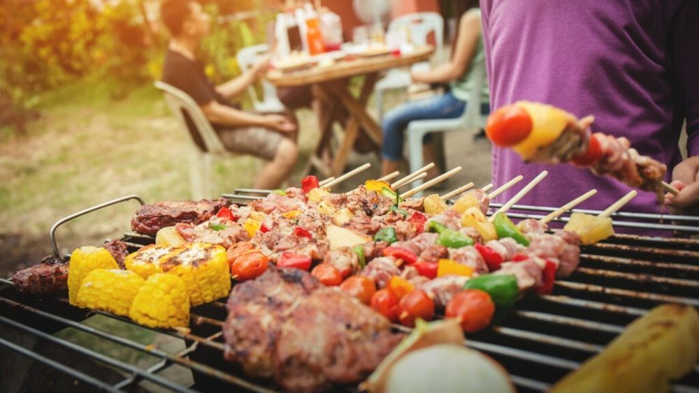 Emisiunile culinare de pe rețelele sociale schimbă obiceiurile alimentare la nivel global / Oamenii se filmează în timp ce mănâncă, beau sau gătesc, iar asta duce la creșterea poftei de mâncare în rândul internauților