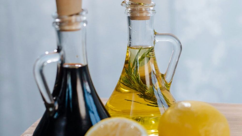 Știi ce este oțetul?/Iată câte tipuri de oțet există și cum folosești acest ingredient culinar versatil