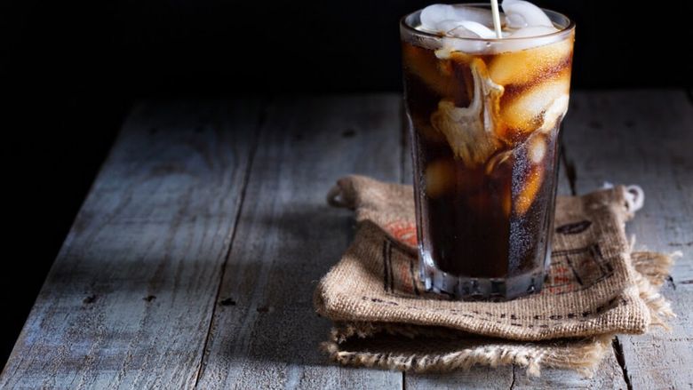 Cum obții o cafea cu gheață aromată fără echipamente speciale