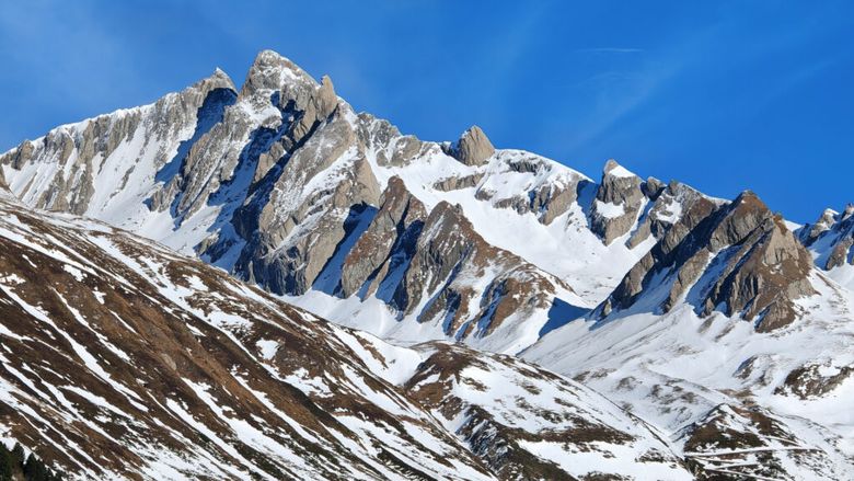 Un butoi de bere pierdut în Alpi în 1978 a fost găsit după aproape 50 de ani. Ce s-a întâmplat când a fost deschis