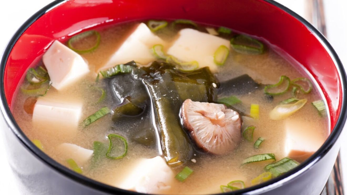 Dieta tradițională japoneză, asociată cu un risc mai scăzut de depresie / Un studiu analizează efectele washoku asupra sănătății mintale