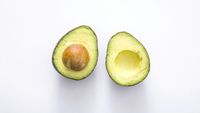 Avertisment pentru consumatori: Cercetătorii au identificat fraude pe piața uleiului de avocado / Aproape 90% dintre produsele analizate ridică suspiciuni