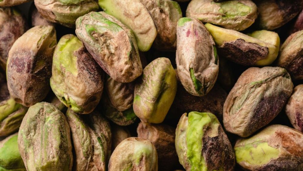 Întoarcerea din vacanță poate da depresie. Fisticul conține nutrienți care te pot ajuta în prevenirea căderilor psihice