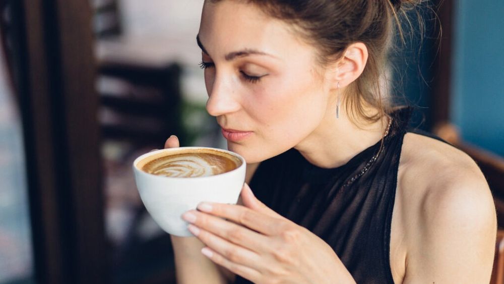 Băuturile cu cofeină ar putea contribui la protejarea creierului (studiu)