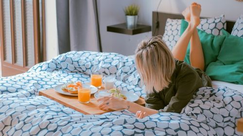 Top 4 carbohidrați pe care să îi consumi la micul dejun dacă vrei să slăbești. De ce este bine să alegi ovăzul granulat în defavoarea fulgilor de ovăz