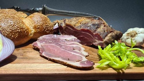 Analiza industriei porcului, săptămâna 24: Abator pentru aproape 1,5 milioane de porci anual / Producție mare de cereale, hrana pentru animale ar trebui să fie accesibilă / Are compania Tönnies un plan de rezervă? - Dr. Abraham