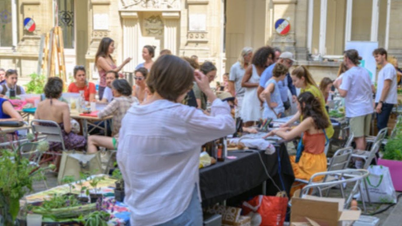 Cum se încearcă o conectare a orașului cu agricultura: 48 de ore de agricultură urbană, evenimente și ateliere educative la Paris și în regiunea Ile-de-France