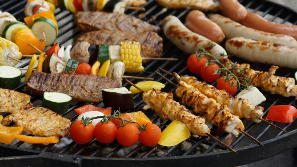 OPINIE Aveți pe masa de Crăciun mâncăruri preparate din greieri și lăcuste așa cum v-a speriat propaganda anti-europeană?