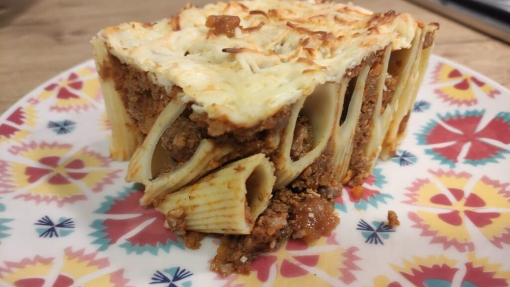 Rețetele Juanitei: Paste gratinate la cuptor cu sos de ragu/ O combinație de paste bolognese și mac and cheese