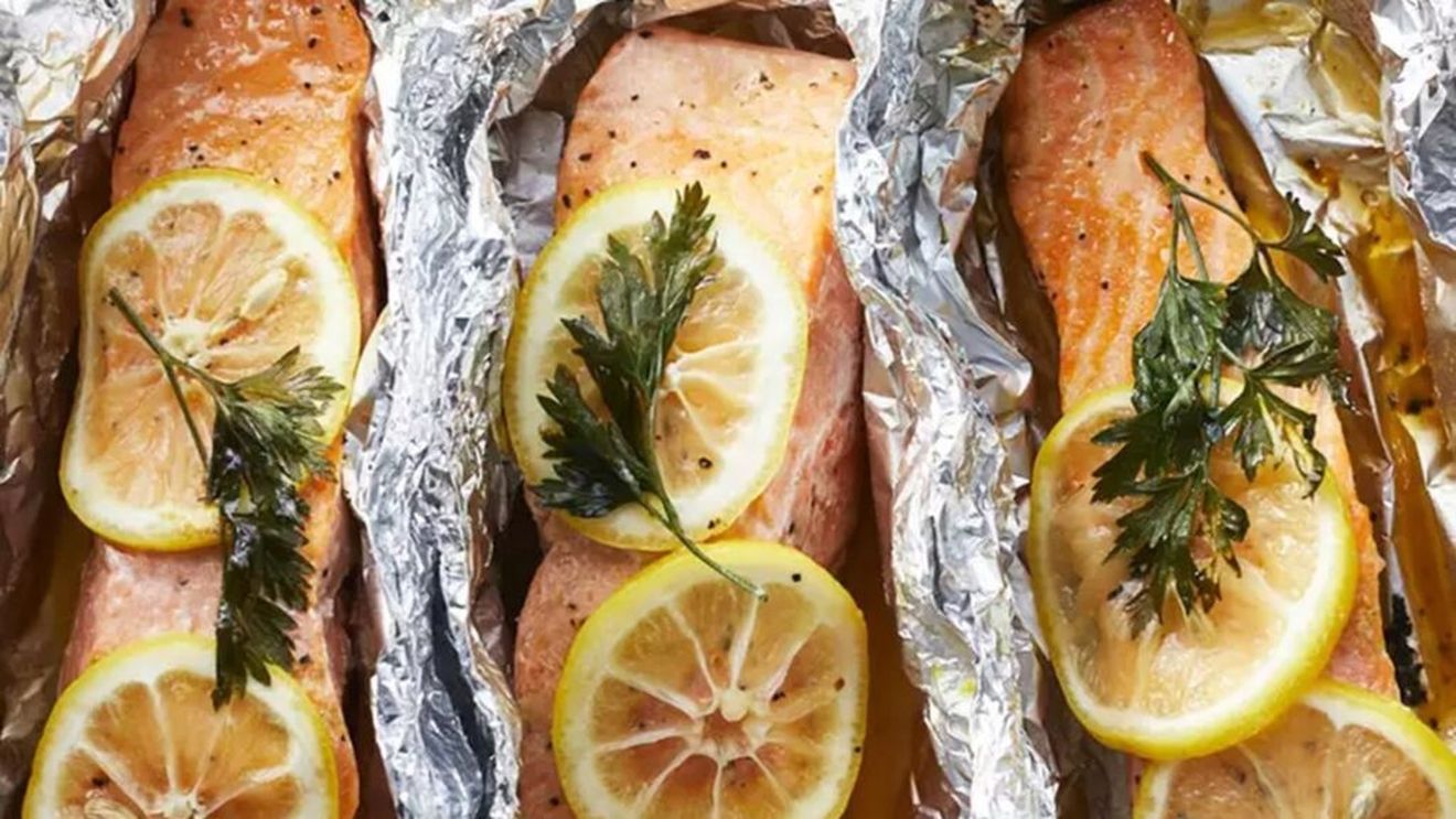 Somon cu lămâie și piper la cuptor/O cină săracă în carbohidrați și bogată în proteine