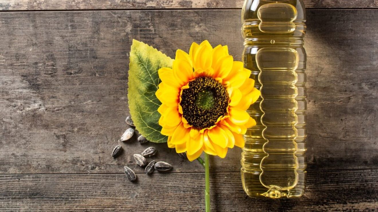 Uleiul de floarea-soarelui a detronat uleiul de măsline în bucătăriile spaniole, din cauza exploziei preţurilor