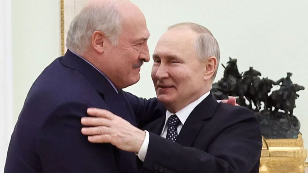 Lukaşenko îi îndeamnă pe fermierii din Belarus să cultive mai mulţi cartofi pentru a putea hrăni Rusia