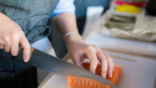 Plăcintă cu somon – O rețetă simplă și delicioasă pentru un prânz rafinat / A doua zi, e perfectă de luat „pachet” la birou