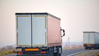 UNTRR: TollRo poate majora cu până la 8% costurile transportului intern. Transportatorii cer suspendarea sancțiunii de 2.000 de lei