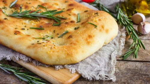 VIDEO | ABC în bucătărie: Focaccia și pâinea: o comparație esențială / Diferențele dintre cele două aluaturi, de la ingrediente la coacere