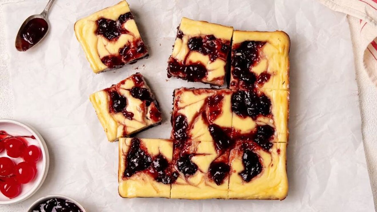 Ceva dulce | Brownie Cheesecake Pădurea Neagră/Un desert delicios, pentru iubitorii de cireșe și ciocolată