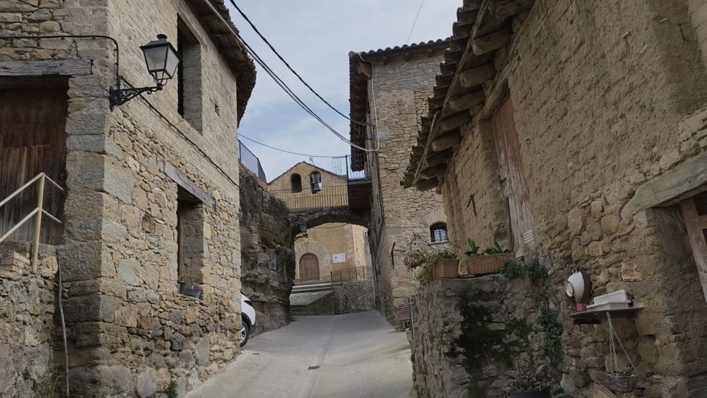 Satul din Spania unde poți primi o casă gratis şi un loc de muncă: Tot ce trebuie să faci este să ai grjă de barul din localitate