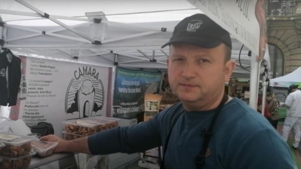 VIDEO Frații Suciu, proprietarii unei mici carmangerii în Ardeal, nu se tem de concurența marilor jucători