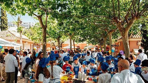 150 de copii și chefi care însumează 40 de stele Michelin s-au unit pentru a sprijini lupta împotriva bolilor rare