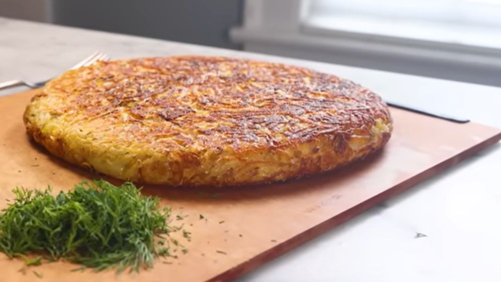 Rösti elvețian autentic, micul dejun al fermierilor din Alpi: ce greșeli faci fără să-ți dai seama / Secretul pentru cartofii crocanți la exterior și moi în interior