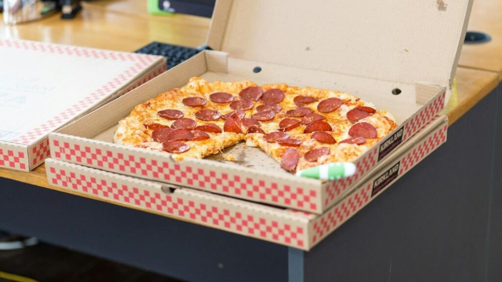 Cutiile pentru pizza ar putea fi interzise/ Comisia Europeană restricţionează utilizarea unui subgrup de "poluanţi eterni" ai solului și apei potabile