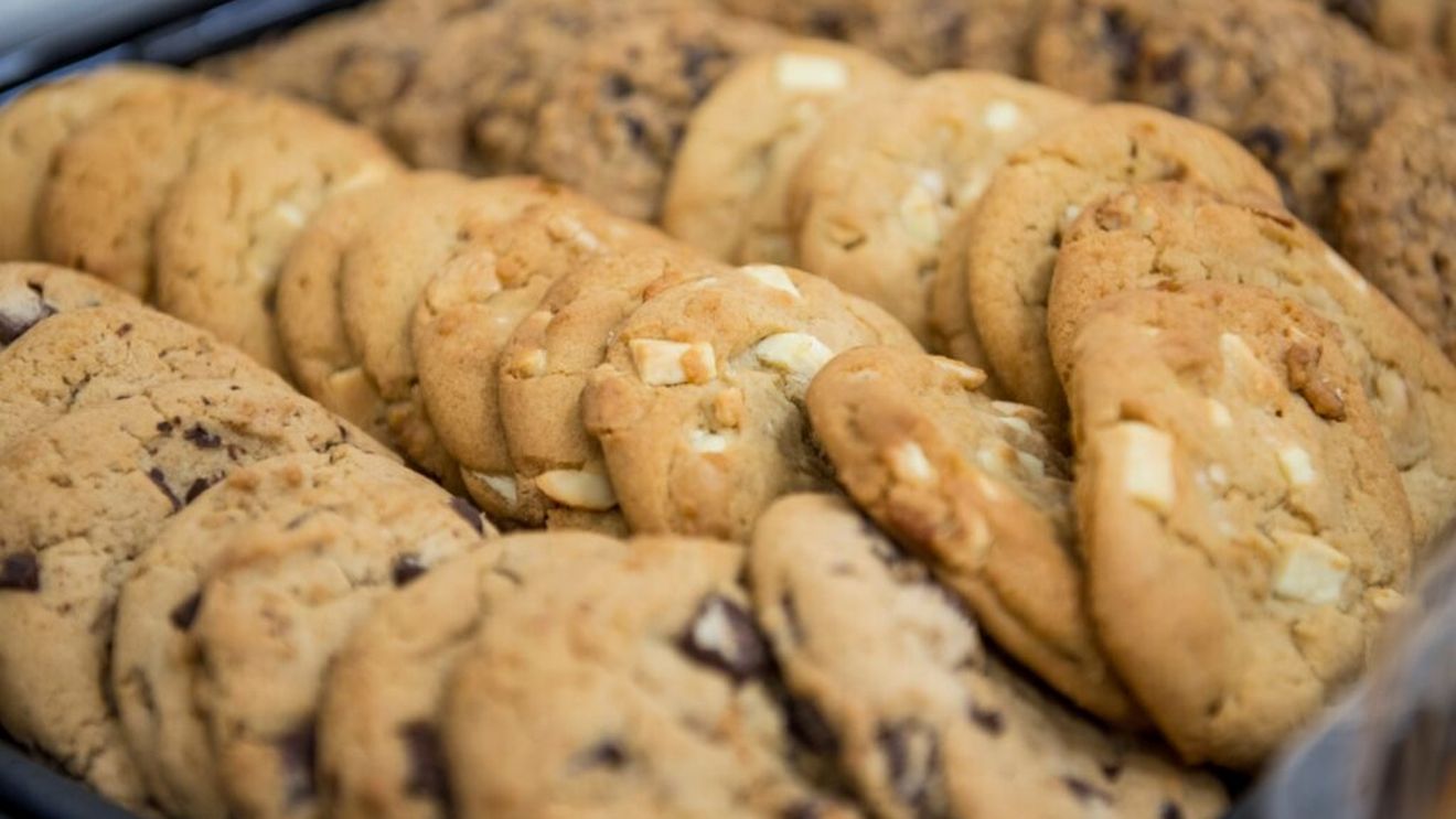 Beurre noisette (untul brun), ingredientul care este pe cale să devină un fenomen, în 2025 / Restaurantele încep să-l folosească din ce în ce mai des pentru a-și reinventa meniurile fără a crește costurile cu ingredientele sau forța de muncă / Generațiile tinere sunt deja fascinate de acest ingredient