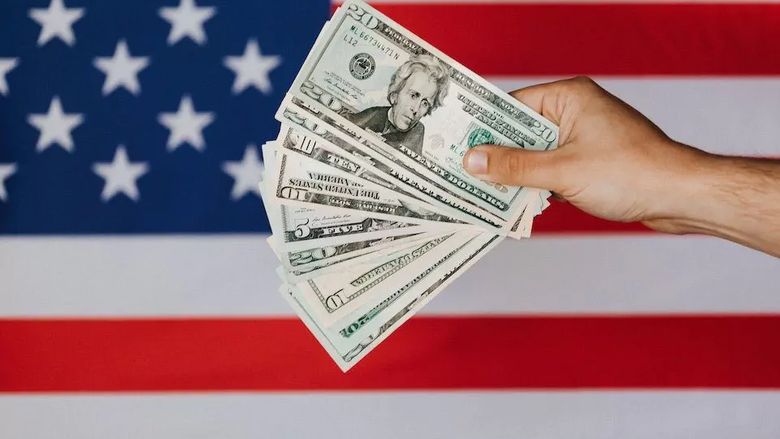 Canada ripostează la taxele lui Trump cu suprataxe de până la 50% pe produsele americane. Între ele produse agricole și lactate