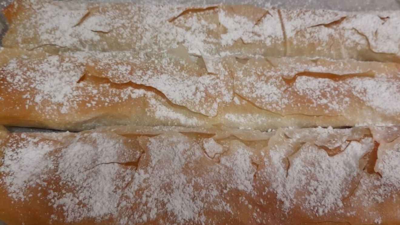 Ceva dulce | Ștrudel de mere și scorțișoară cu foi din comerț/ Rețetele Juanitei