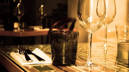 O altfel de horă pe podul de pe Milcov: Duelul bețivilor – moldoveni versus munteni / O poveste de pe la 1700