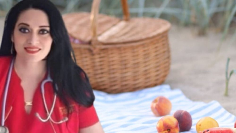 Ce poate mânca la plajă o persoană cu diabet? Diabetologul Sorina Ispas recomandă: Mai ușor cu gogoșile și covrigii, respectați tratamentul, monitorizați des glicemia, nu uitați de proteine și hidratare și mâncați mere, caise, piersici și fructe de pădure
