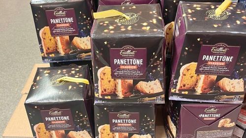 ANALIZĂ LA RAFT | Cât costă „panettone”, celebrul desert originar din Italia, în magazinele din București / Unii comercianți îl vând cu mai puțin de 20 de lei