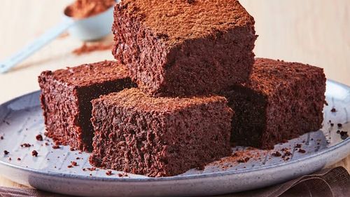 Ceva dulce | Brownie fără zahăr, dar extrem de cremos datorită unui ingredient neobișnuit/ O opțiune bună de desert sănătos, cu care să ne răsfățăm la sfârșit de săptămână