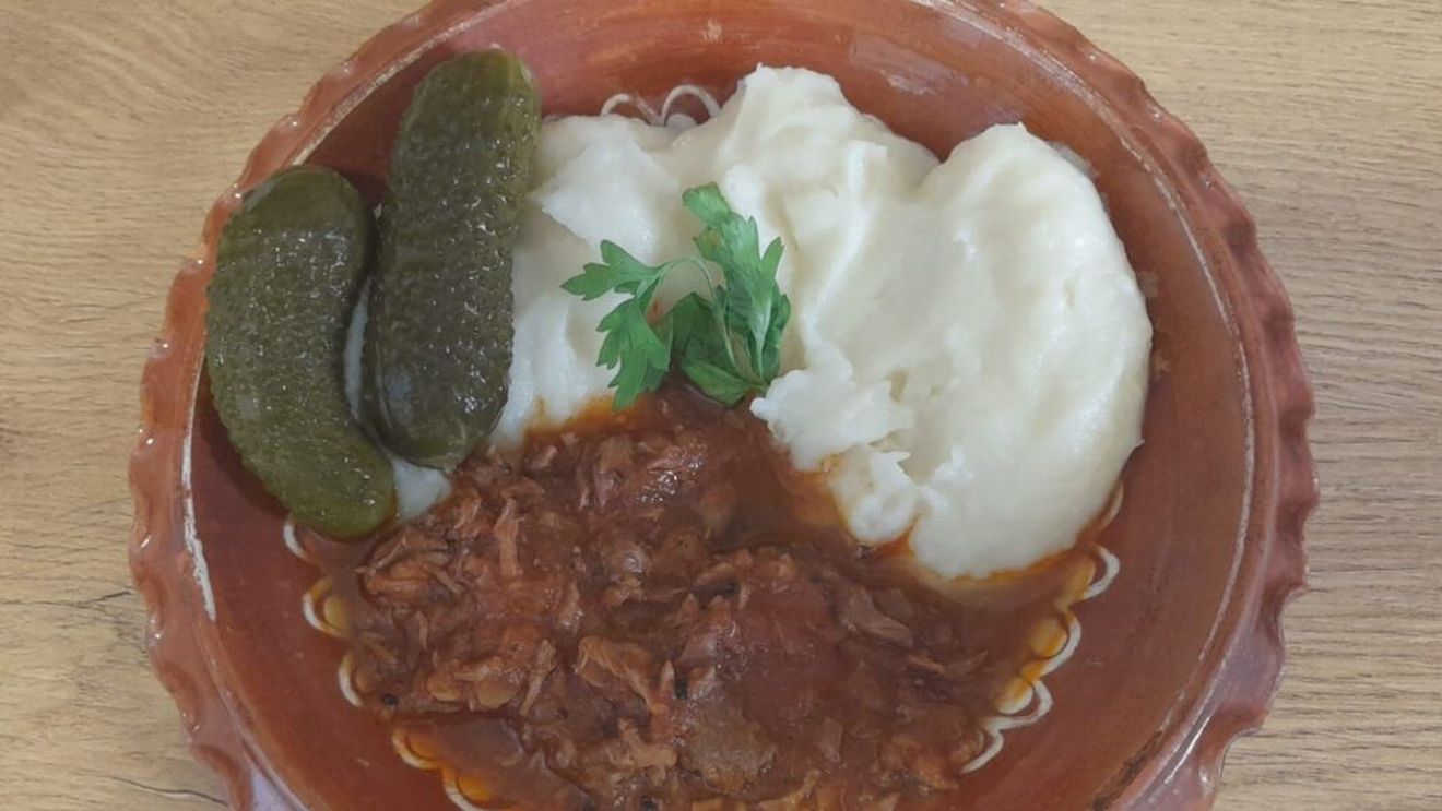 Rețetele Juanitei/ Slowfood: Tocană de ciuperci cu sos de carne de vită. O mâncărică simplă și gustoasă preparată la cooker