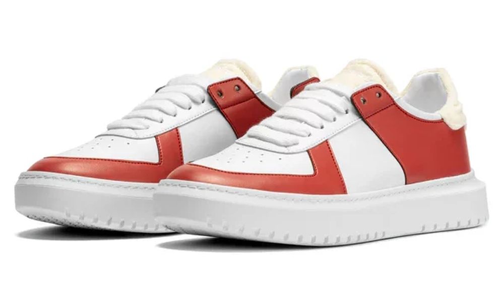 Sneackers de lux din coji și cotoare de mere, produși de un startup de la Torino